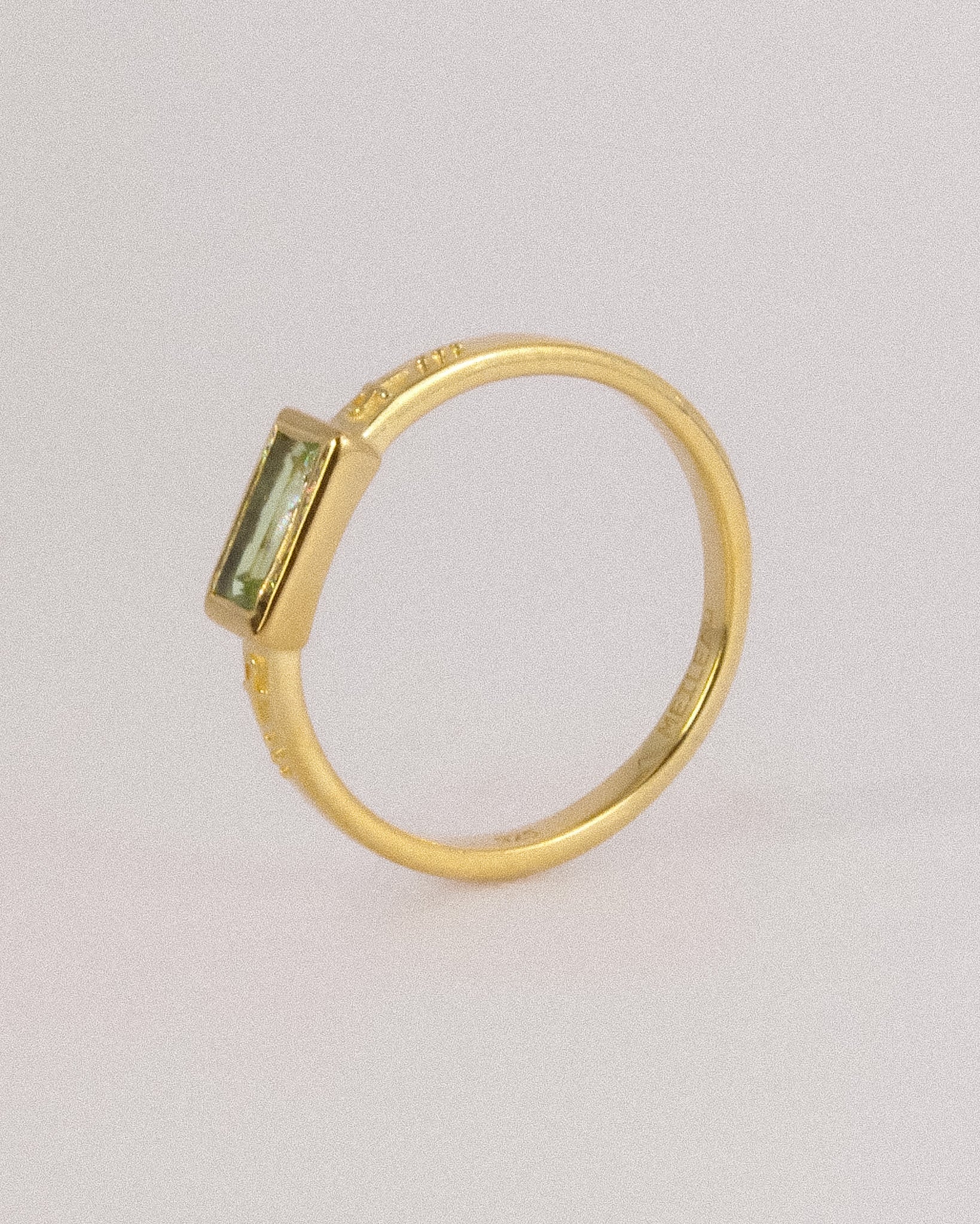 Raia Ring Gold